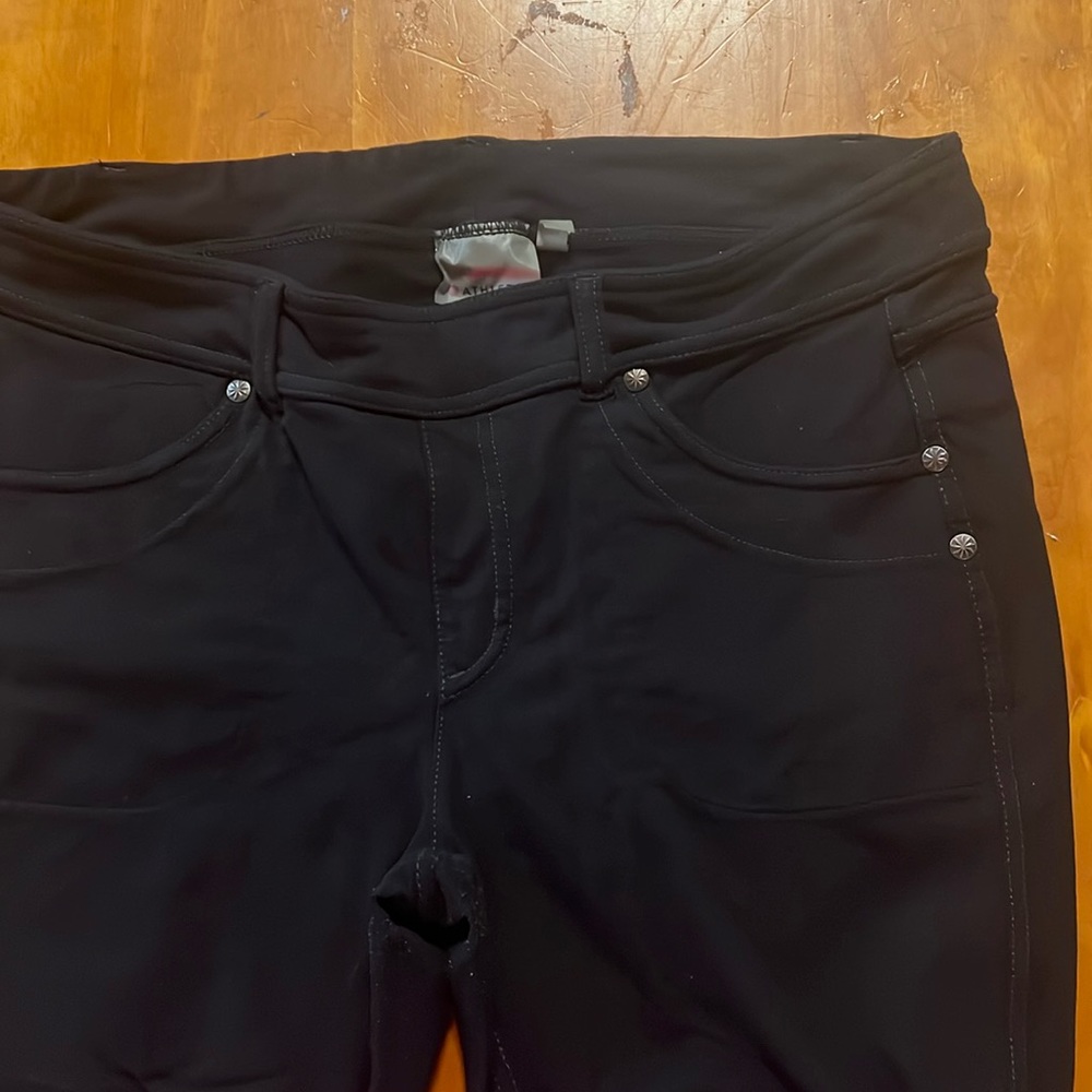 Great condition black Athleta cropped leggings